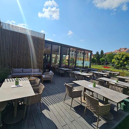 Santa Villa & Restaurant Sremska Mitrovica Extérieur photo
