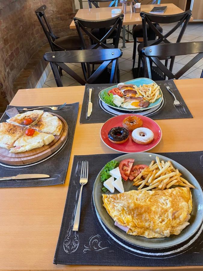 Santa Villa & Restaurant Sremska Mitrovica Extérieur photo