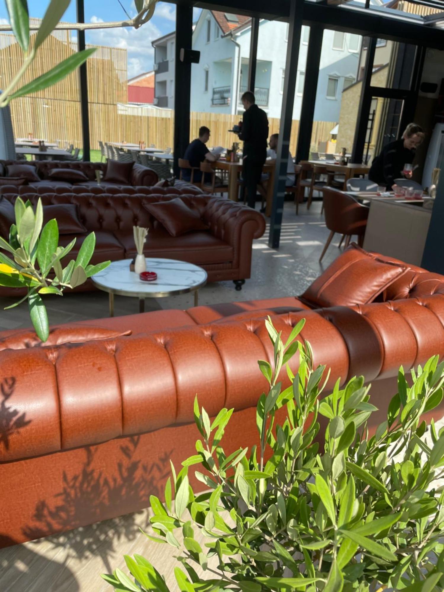 Santa Villa & Restaurant Sremska Mitrovica Extérieur photo